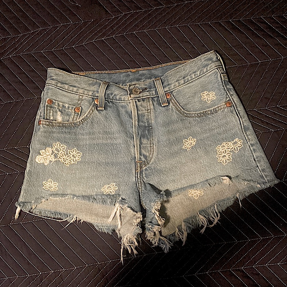 Levi’s Embroidered Jean Shorts